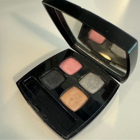 Chanel eyeshadow quad “sparkling satins”